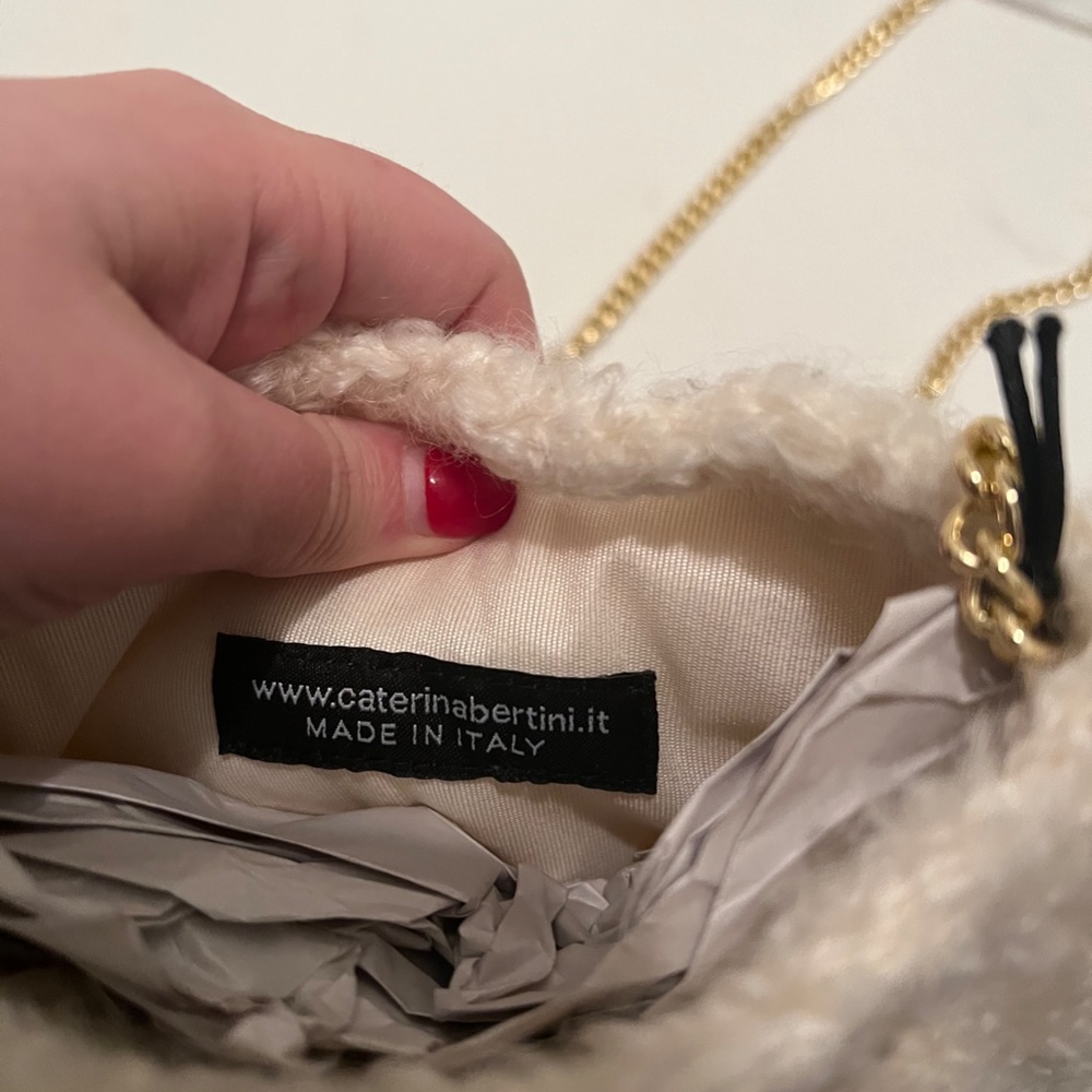Caterina Bertini White Mohair Crossbody Bag - NWT - Picture 5 of 6